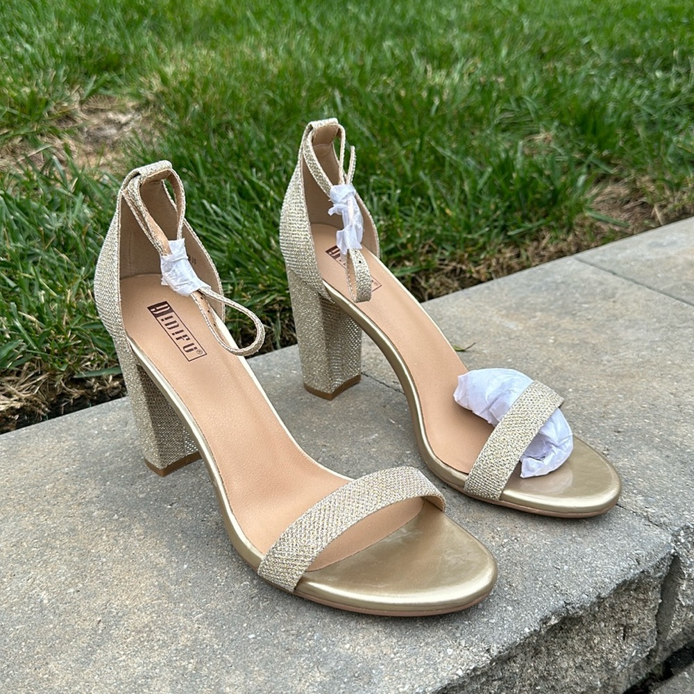Never worn gold sparkly 3.5” high heels